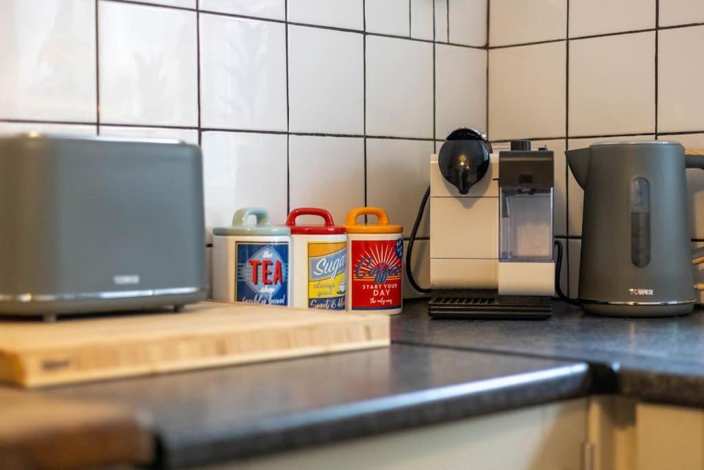 Apartamento Spacious, 3 Bed House, Wi-fi, Long Term Discounts *