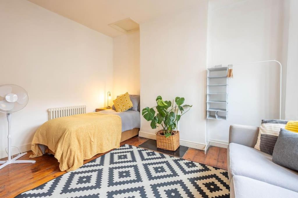 Appartamento Spacious, 3 Bed House, Wi-fi, Long Term Discounts *