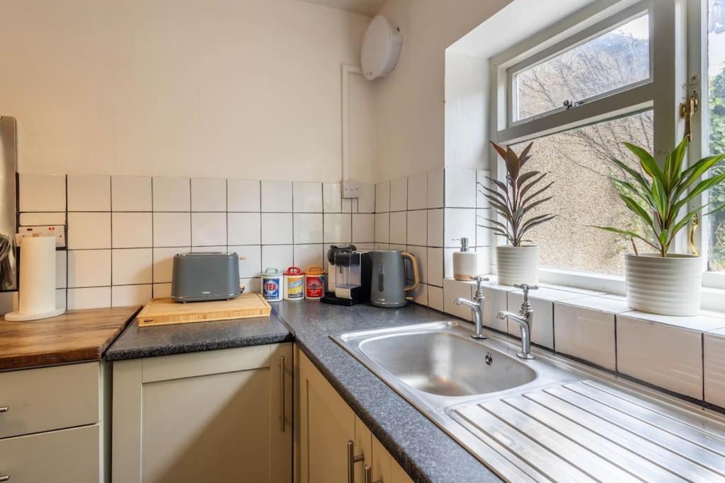 Spacious, 3 Bed House, Wi-fi, Long Term Discounts Appartamento *