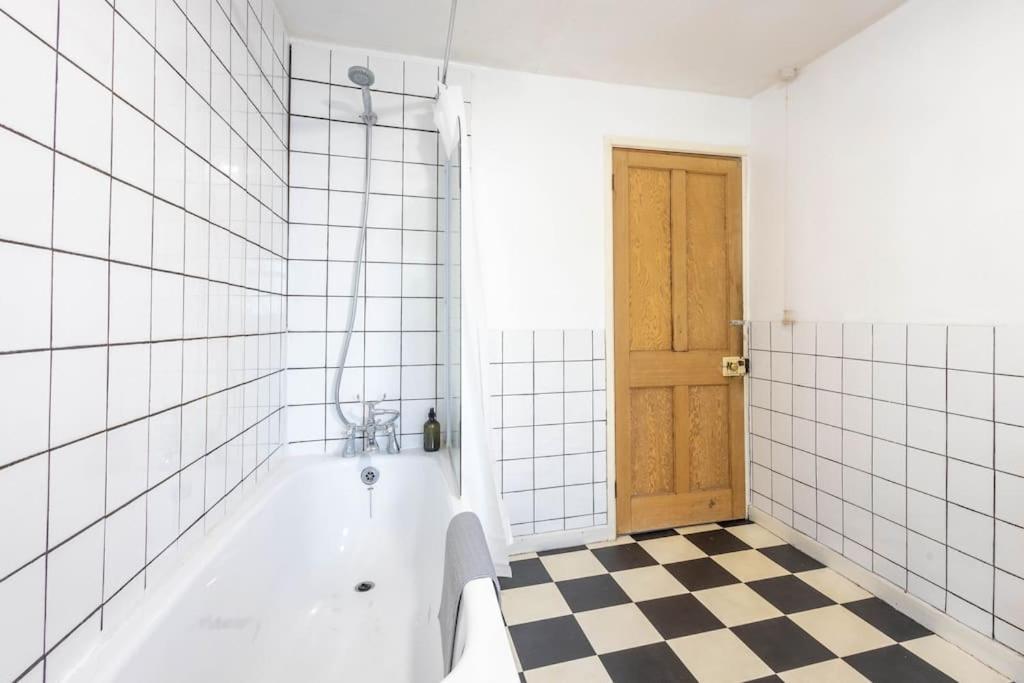 Spacious, 3 Bed House, Wi-fi, Long Term Discounts Appartamento Bristol